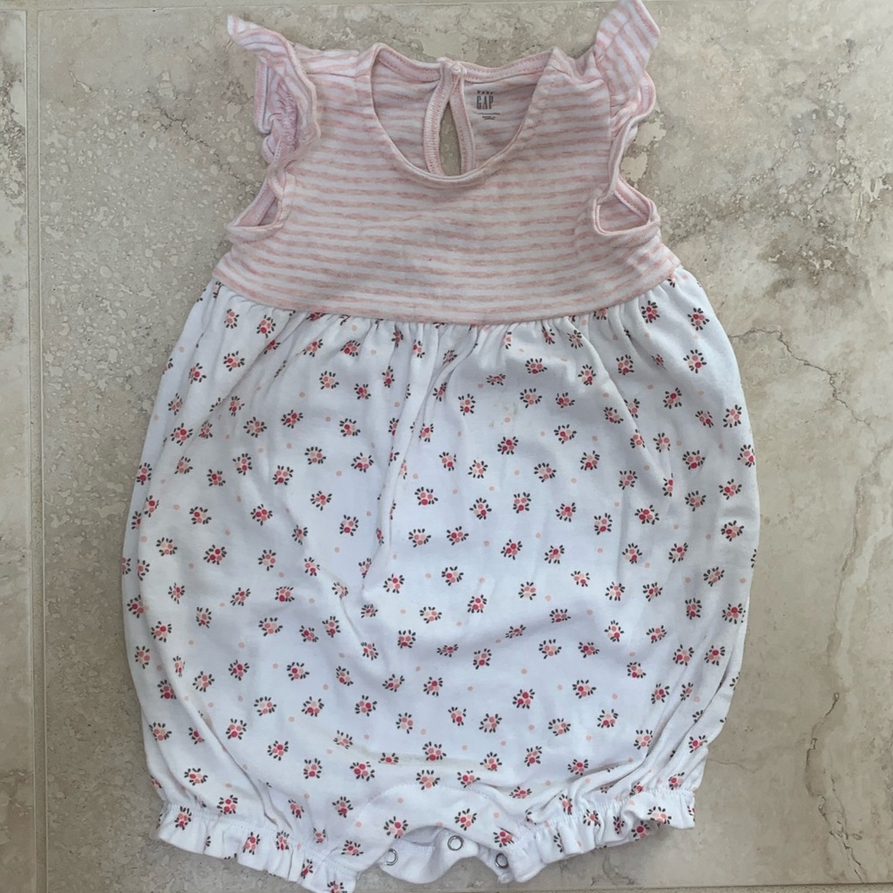 Baby Gap floral ruffle romper